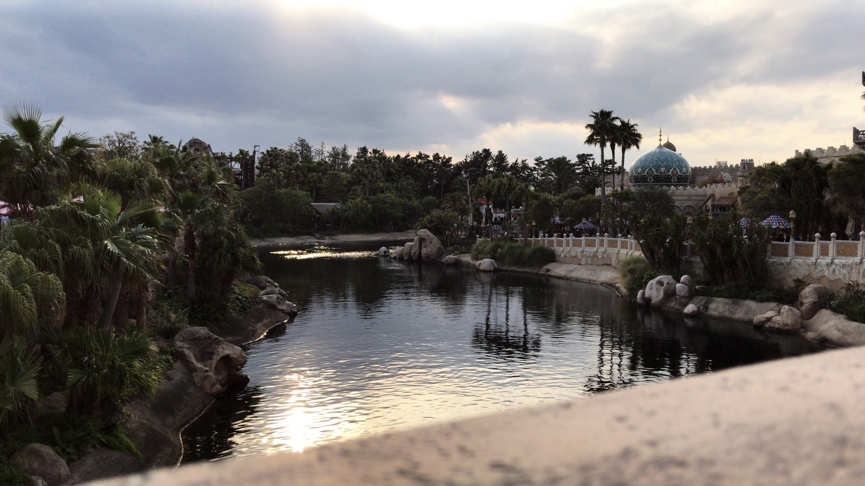 「まだかな。。」