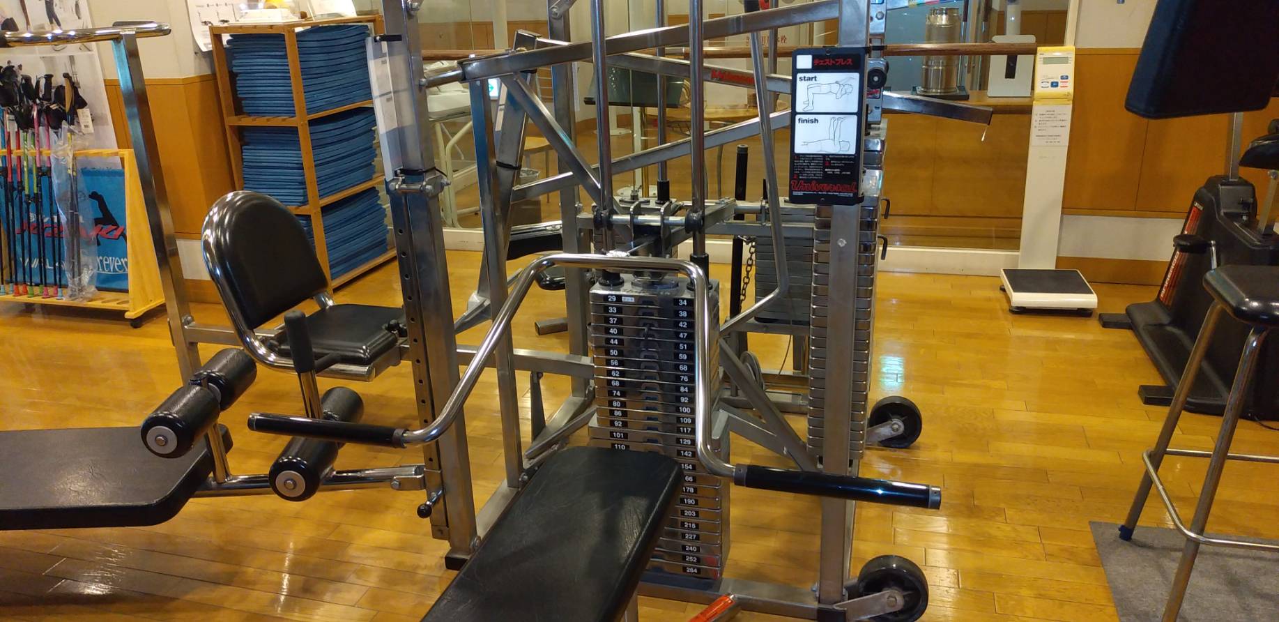 トレーニングマシンメーカー