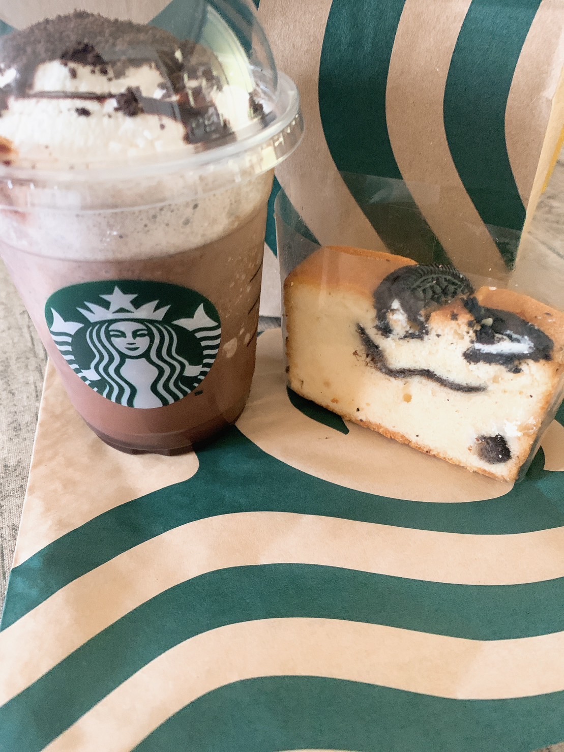 死役所とスタバ