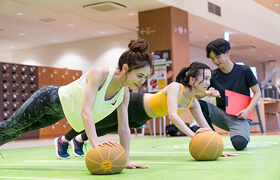 グループレッスンやイベントで楽しく続けられるから
